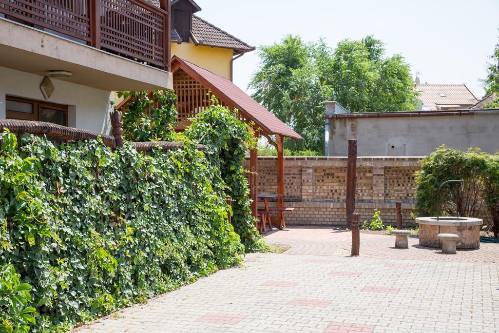 Rozsakert Apartmanhaz Hajduszoboszlo Bagian luar foto